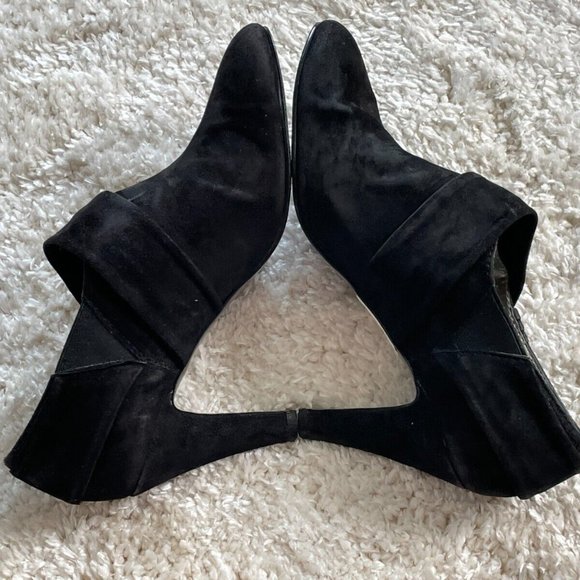 Tahari Women Shoes Black Suede Heel Boots Slip On Bootie Size 8.5M - Picture 7 of 12